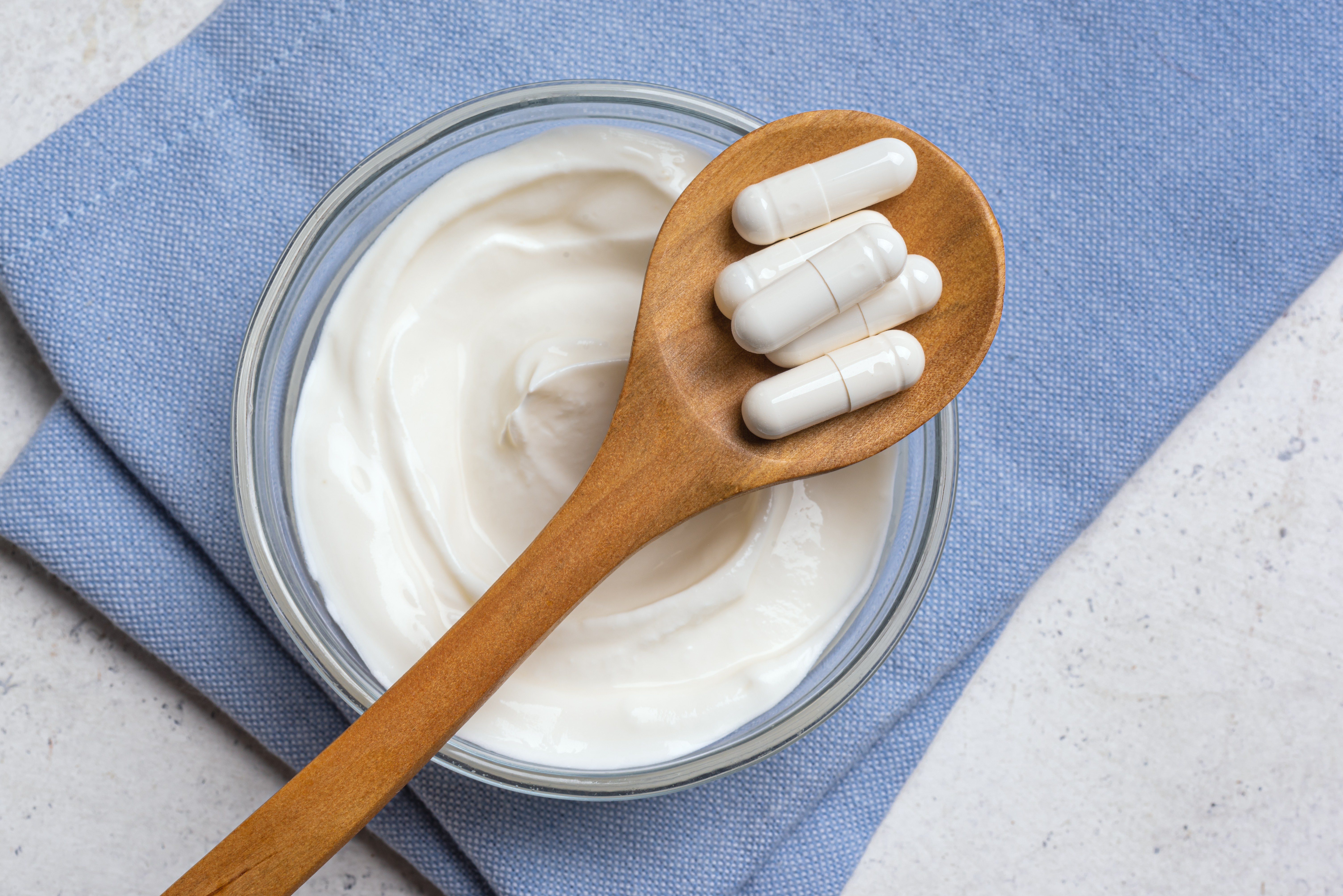 Probiotyki i prebiotyki – jak naturalnie wspierać mikrobiom jelitowy?