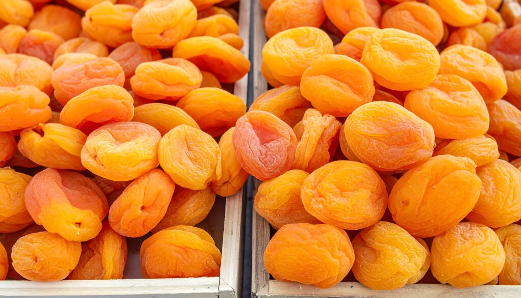 Co zrobić z suszonych moreli? Pomysły, które odmienią Twoją kuchnię